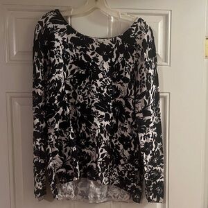 Old Navy Black & White Floral Long Sleeve Sweater